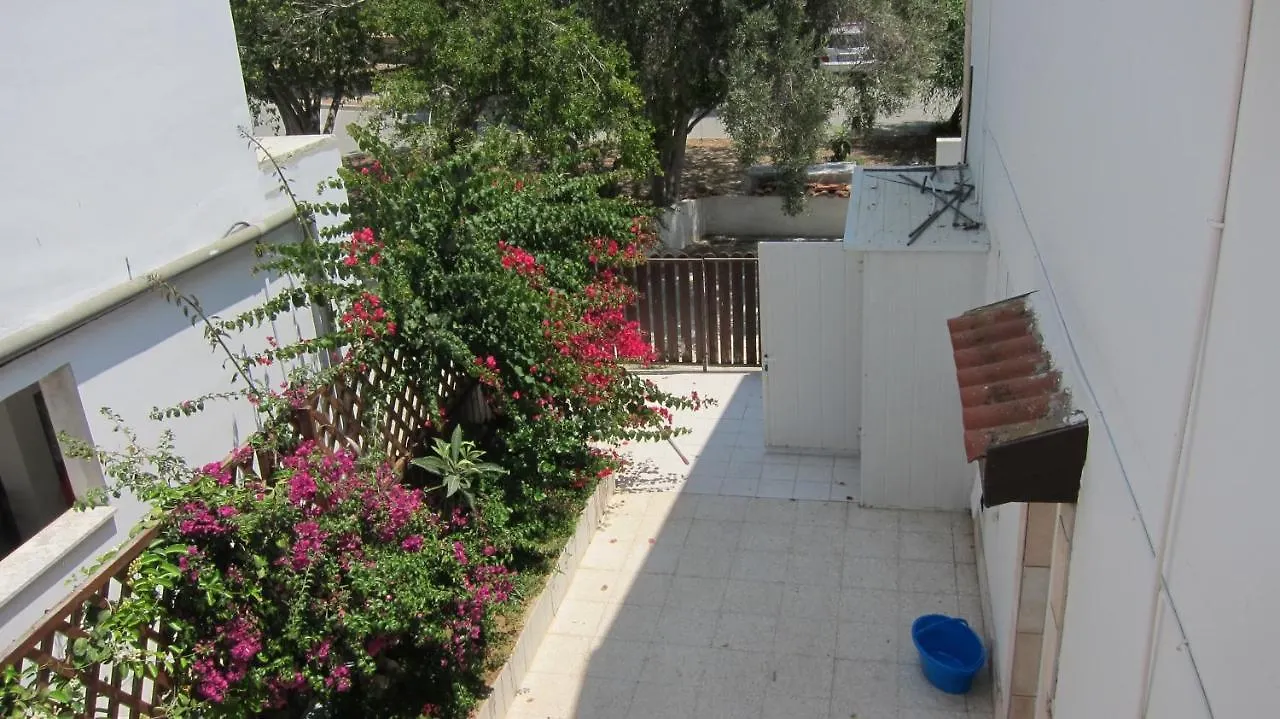 Spiros Seaside Home Meneou